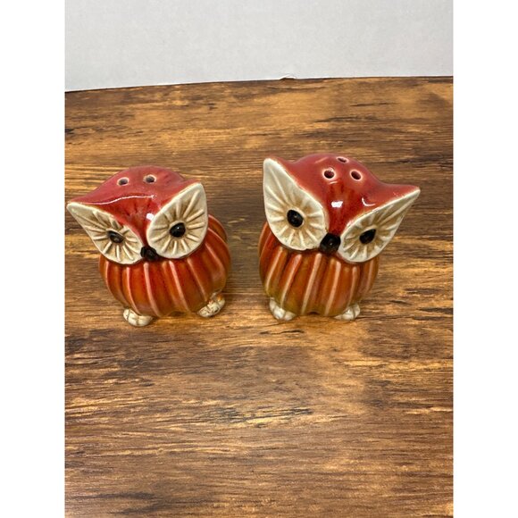 Salt Pepper Shaker Owls Set Red/Brown Owls Farmhouse or 70's Retro - Picture 2 of 5